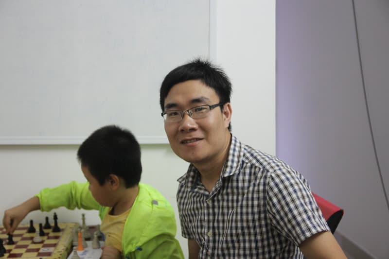 Các bé thi đấu cờ vua tại Đà Nẵng