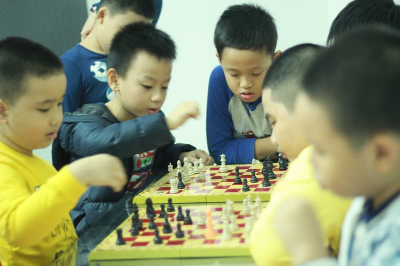 Đấu xong vẫn thích xem ván khác.